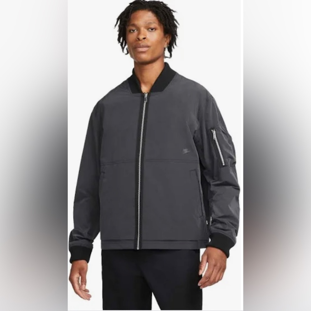 NWT NIKE BOMBER JACKET. NO DEFECTS. SZ LARGE.
